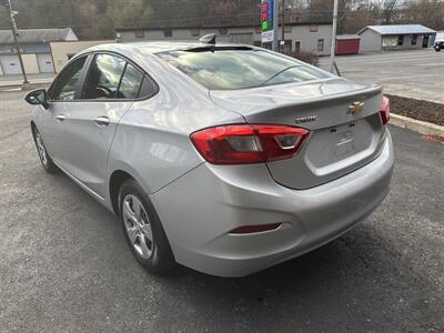 2017 Chevrolet Cruze LS Auto   - Photo 6 - Tamaqua, PA 18252