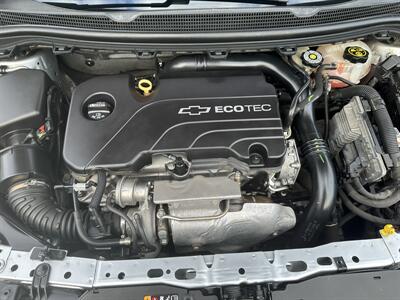 2017 Chevrolet Cruze LS Auto   - Photo 13 - Tamaqua, PA 18252