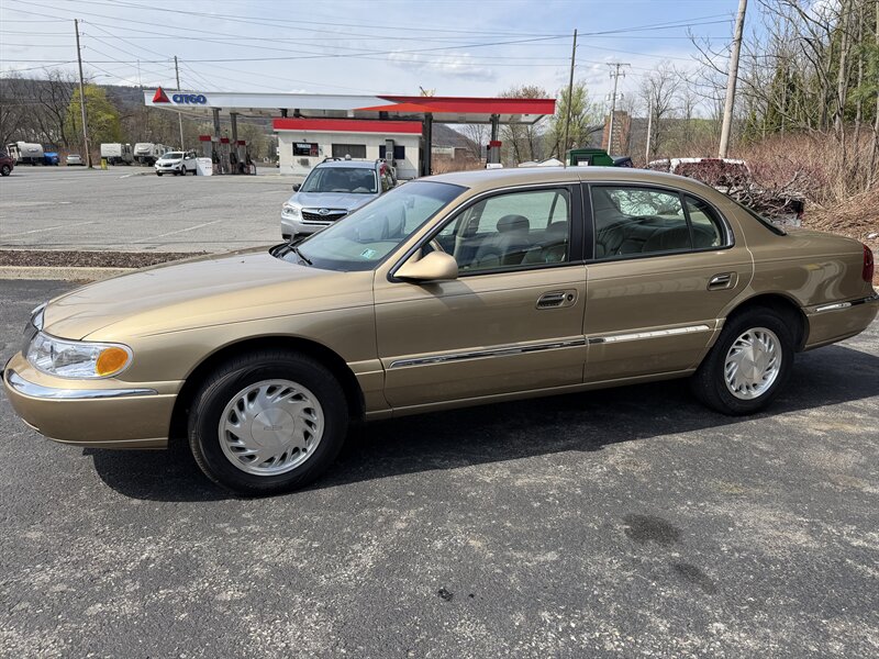 1998 Lincoln Continental   - Photo 1 - Tamaqua, PA 18252