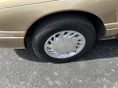 1998 Lincoln Continental   - Photo 12 - Tamaqua, PA 18252