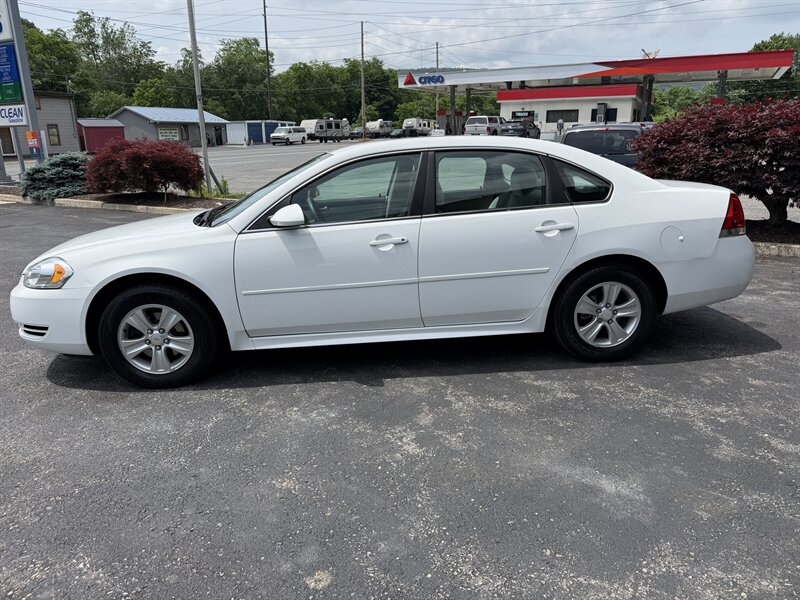 2016 Chevrolet Impala Limited Limited   - Photo 1 - Tamaqua, PA 18252