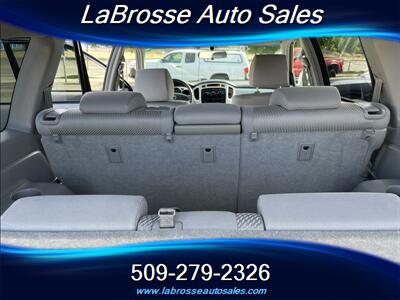 2004 Toyota Highlander   - Photo 12 - Spokane Valley, WA 99016