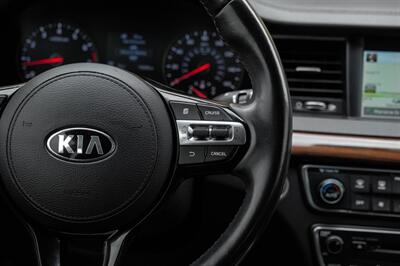 2018 Kia Cadenza Premium   - Photo 20 - Dallas, TX 75220