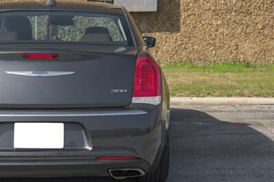 2018 Chrysler 300 Series Touring   - Photo 45 - Dallas, TX 75220