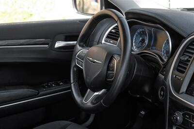 2018 Chrysler 300 Series Touring   - Photo 17 - Dallas, TX 75220