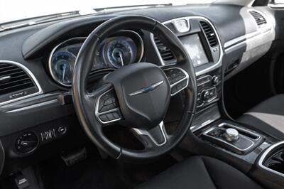 2018 Chrysler 300 Series Touring   - Photo 18 - Dallas, TX 75220