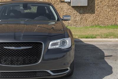 2018 Chrysler 300 Series Touring   - Photo 44 - Dallas, TX 75220