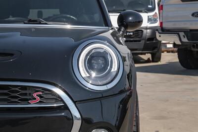 2017 MINI Hardtop 2 Door   - Photo 46 - Dallas, TX 75220