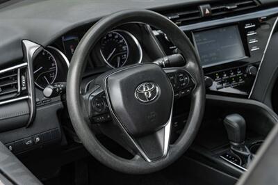 2018 Toyota Camry LE   - Photo 14 - Dallas, TX 75220