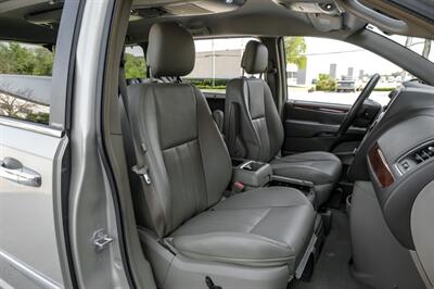 2014 Chrysler Town & Country Touring-L   - Photo 33 - Dallas, TX 75220