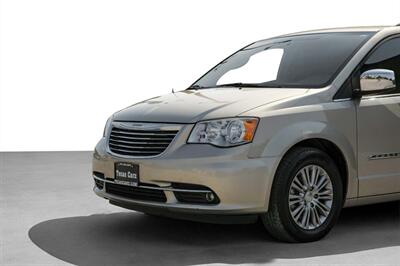 2014 Chrysler Town & Country Touring-L   - Photo 8 - Dallas, TX 75220