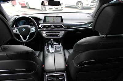 2018 BMW 750i   - Photo 38 - Dallas, TX 75220