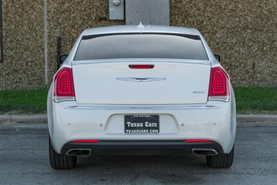 2016 Chrysler 300 Series Limited   - Photo 10 - Dallas, TX 75220