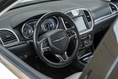 2016 Chrysler 300 Series Limited   - Photo 15 - Dallas, TX 75220