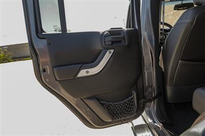 2014 Jeep Wrangler Unlimited Rubicon   - Photo 32 - Dallas, TX 75220