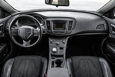 2015 Chrysler 200 S   - Photo 17 - Dallas, TX 75220