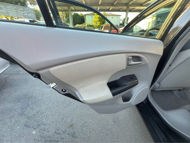2011 Honda Insight LX   - Photo 10 - Burbank, CA 91505