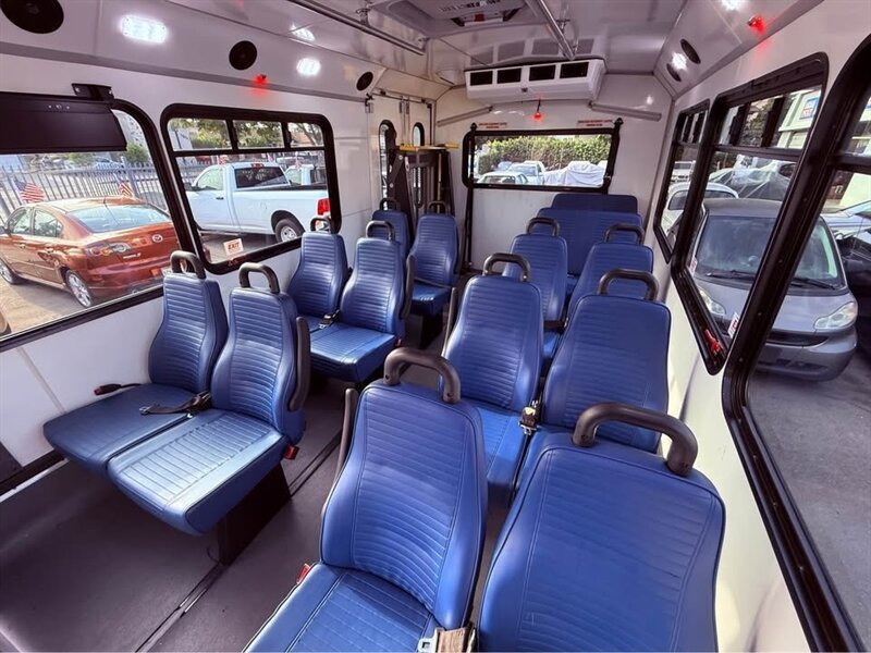 2016 CHEVROLET EXPRESS G4500 - Photo 14 - Burbank, CA 91505