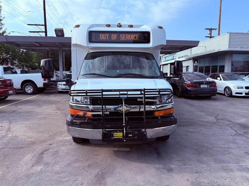 2016 CHEVROLET EXPRESS G4500 - Photo 3 - Burbank, CA 91505