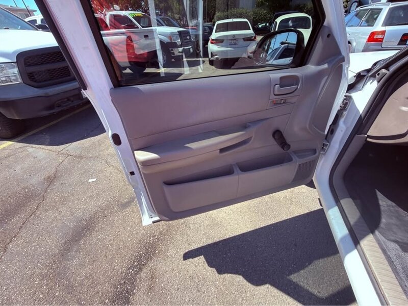 2001 Dodge Dakota - Photo 10 - Burbank, CA 91505
