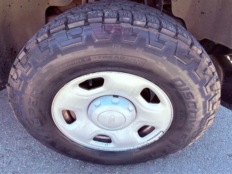 2009 Ford F-150 STX - Photo 18 - Burbank, CA 91505