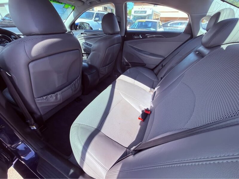 2014 Hyundai SONATA SE - Photo 12 - Burbank, CA 91505