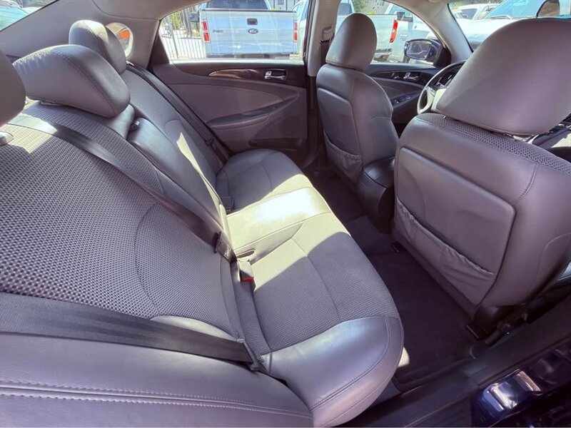 2014 Hyundai SONATA SE - Photo 20 - Burbank, CA 91505