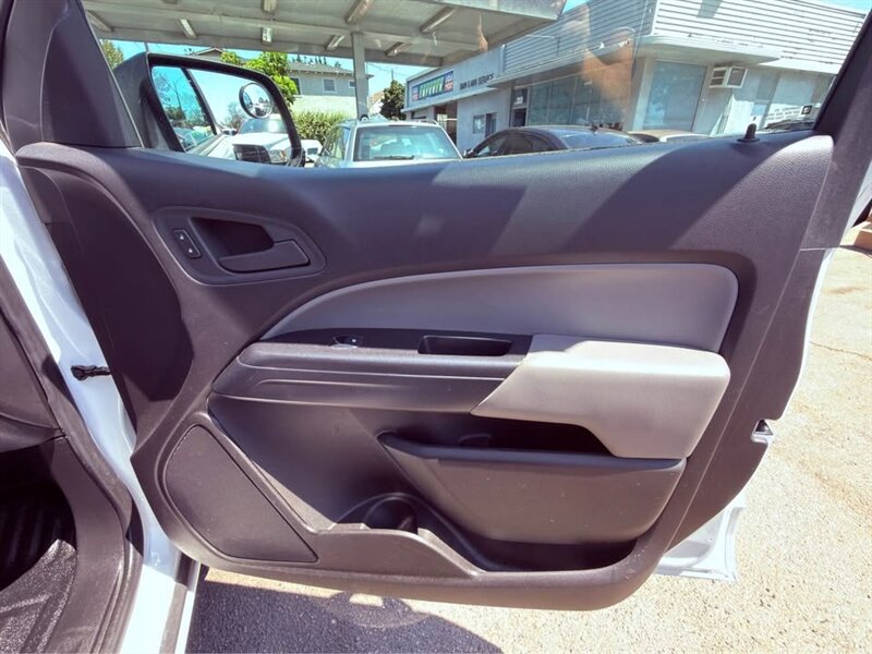 2016 Chevrolet Colorado Work Truck - Photo 16 - Burbank, CA 91505