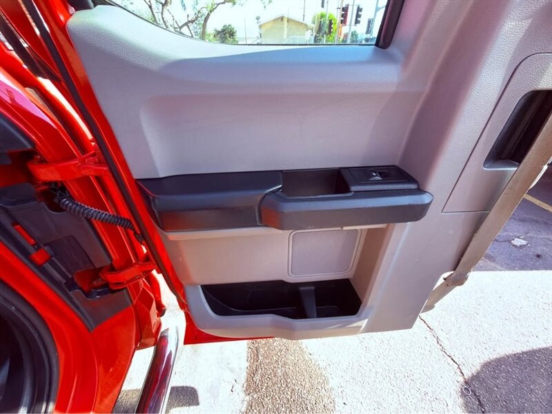 2018 Ford F-150 XL - Photo 12 - Burbank, CA 91505