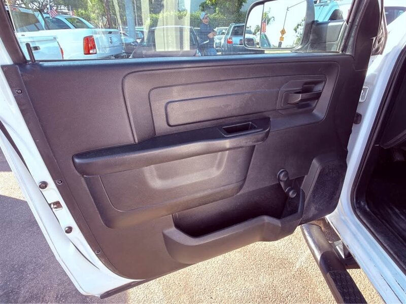 2019 RAM 1500 Classic Express - Photo 10 - Burbank, CA 91505