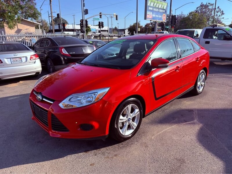 2013 Ford Focus Sedan SE's photo