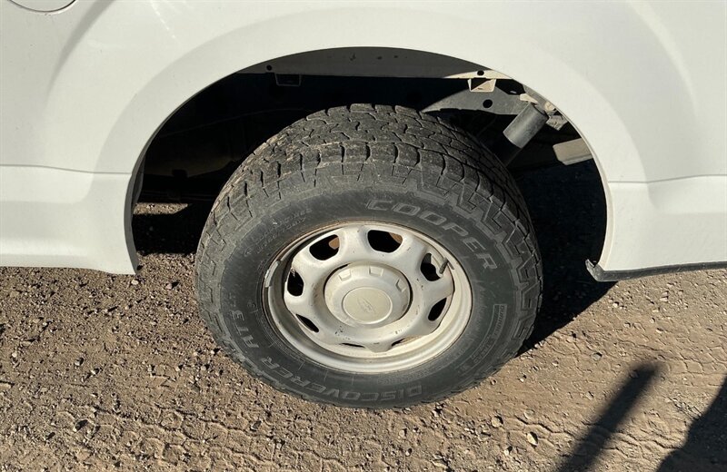 2015 Ford F-150 XL - Photo 12 - Burbank, CA 91505