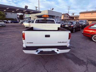 2003 Chevrolet S-10   - Photo 4 - Burbank, CA 91505