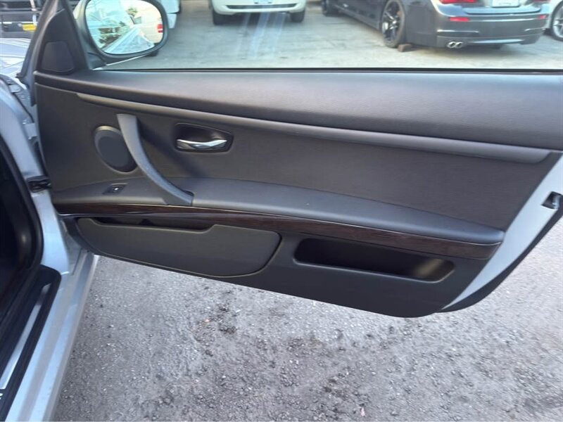 2012 BMW 3 Series 328i - Photo 13 - Burbank, CA 91505