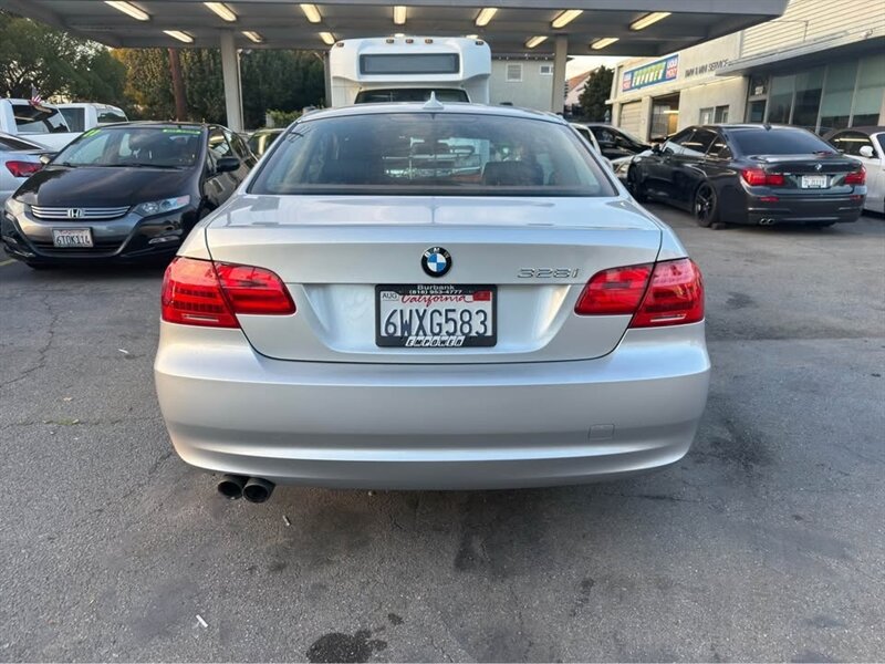 2012 BMW 3 Series 328i - Photo 6 - Burbank, CA 91505
