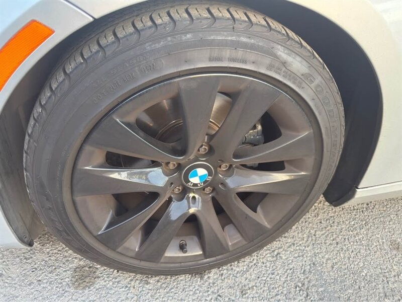 2012 BMW 3 Series 328i - Photo 17 - Burbank, CA 91505