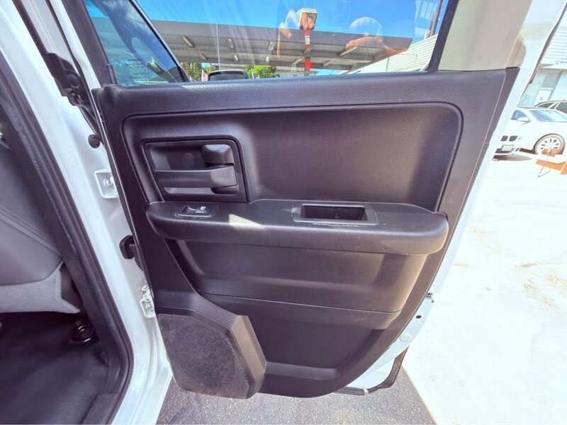 2019 RAM 1500 Classic Express - Photo 15 - Burbank, CA 91505