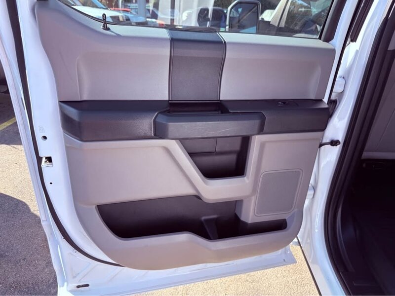 2016 Ford F-150 XL - Photo 13 - Burbank, CA 91505