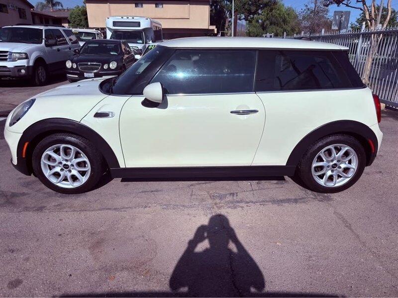 2014 MINI Hardtop Cooper - Photo 4 - Burbank, CA 91505