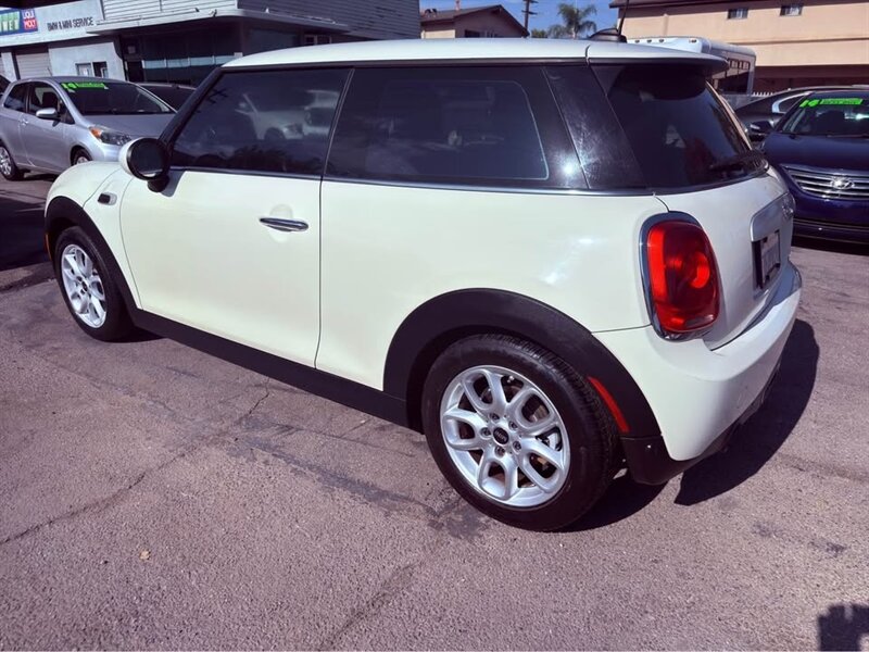 2014 MINI Hardtop Cooper - Photo 5 - Burbank, CA 91505