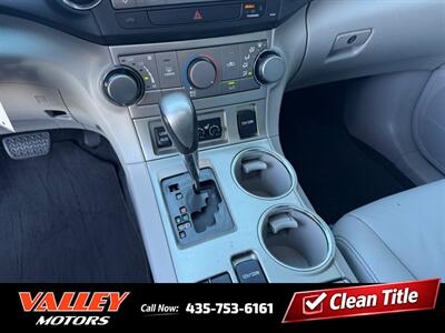 2011 Toyota Highlander   - Photo 17 - North Logan, UT 84341
