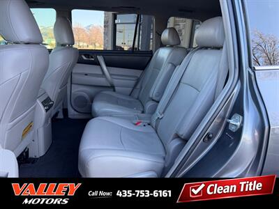 2011 Toyota Highlander   - Photo 9 - North Logan, UT 84341