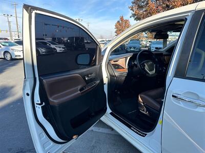 2017 Toyota Sienna Limited Premium 7-Passenger   - Photo 11 - North Logan, UT 84341