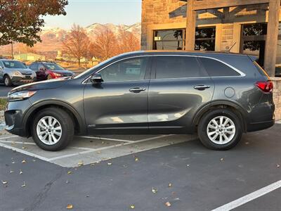 2020 Kia Sorento LX   - Photo 2 - North Logan, UT 84341