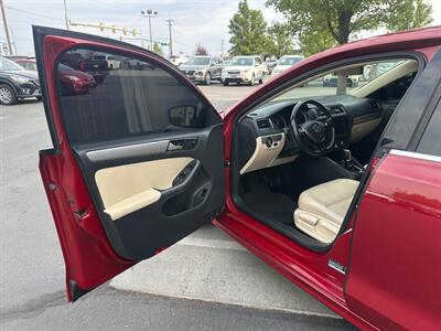 2017 Volkswagen Jetta 1.4T SE   - Photo 9 - North Logan, UT 84341
