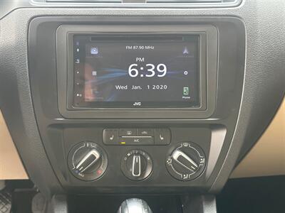 2017 Volkswagen Jetta 1.4T SE   - Photo 15 - North Logan, UT 84341