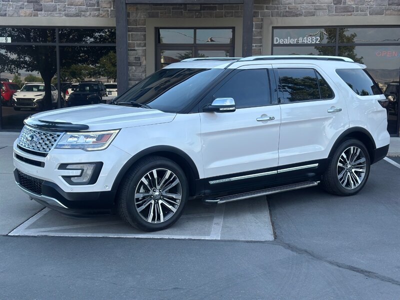 2017 Ford Explorer Platinum  