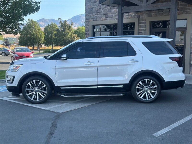 2017 Ford Explorer Platinum  