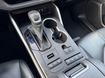 2021 Toyota Highlander XLE   - Photo 17 - North Logan, UT 84341