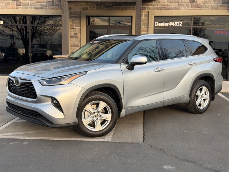 2021 Toyota Highlander XLE   - Photo 1 - North Logan, UT 84341